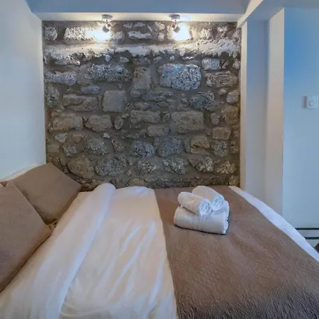 1951 Apartment